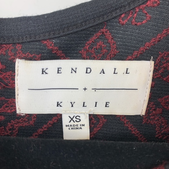 Kendall and Kylie crop top XS embroidery - Picture 3 of 7